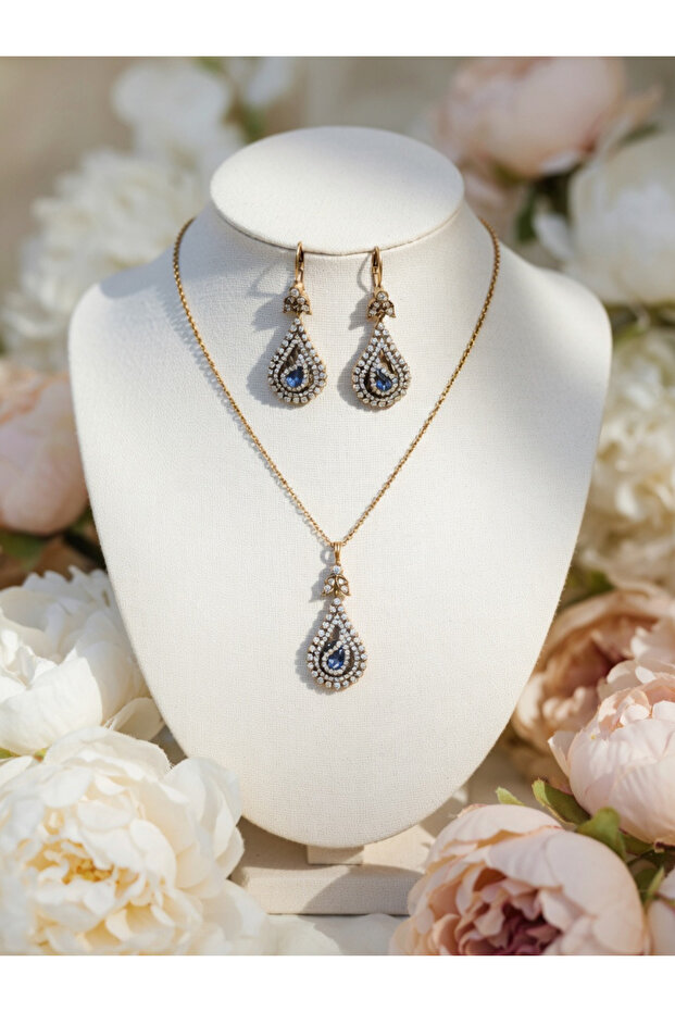Zircon Stone Water Drop Figured Necklace and Earring Set Authentic Design