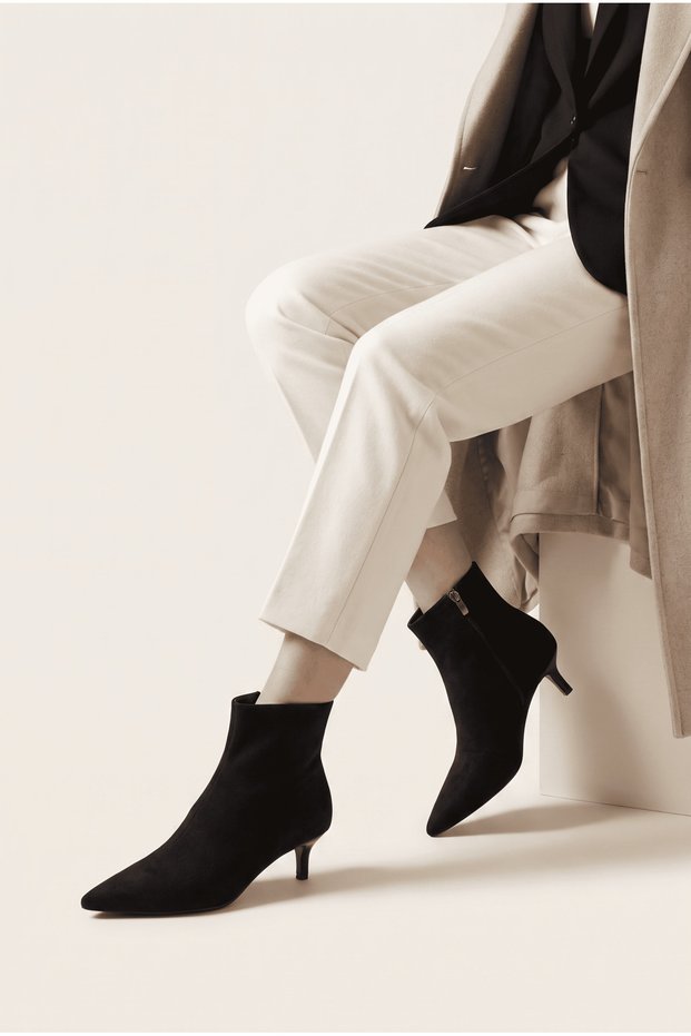 Celeste Rosa Women's Pointed Toe Heeled Boots 0012400 Black Suede