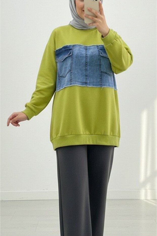 Round Neck Sweatshirt with Denim Pocket Detail on the Front - Oil Green