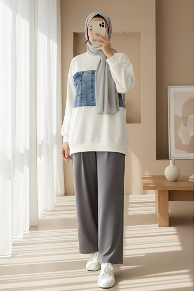 Round Neck Sweatshirt with Denim Pocket Detail on the Front - White