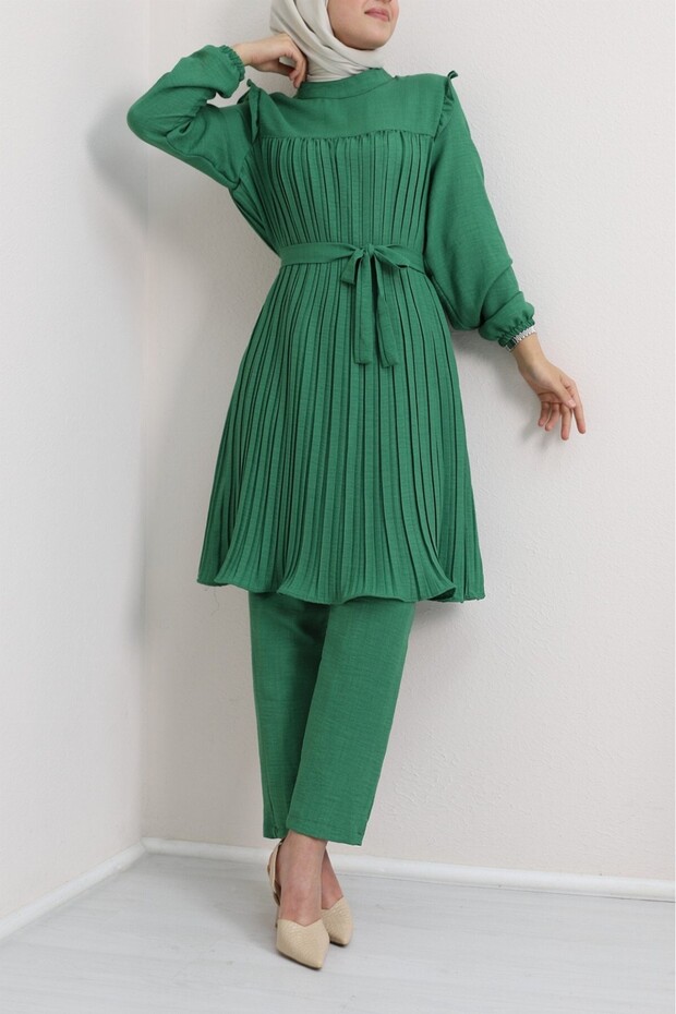 Pleated waist tie-up double set from robada - green