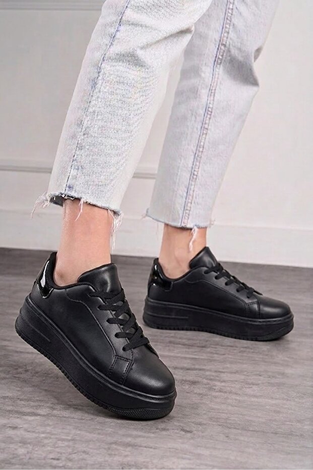 Casual Black Women's Lace-up Light Thick High-Sole Walking Sneakers 065