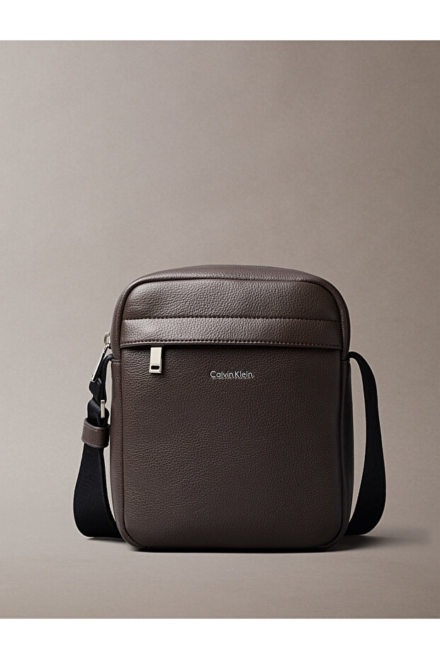 Men's Raised Shoulder Bag
