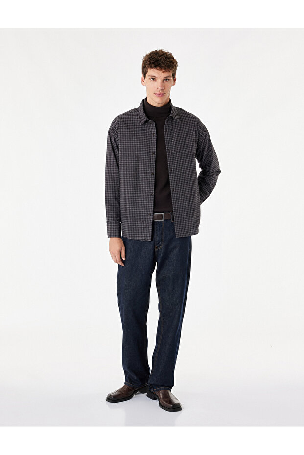 Comfortable Fit Long Sleeve Classic Collar Buttoned Plaid Shirt