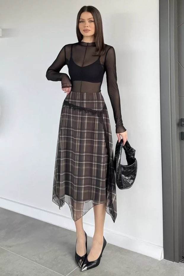 Women's Asymmetrical Skirt with Elastic Waist, Plaid Pattern and Guipure Detail