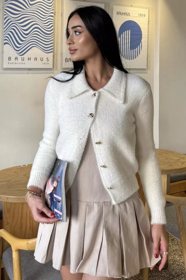 Women's Soft Yarn Knitwear Jacket (Available in S-M-L)