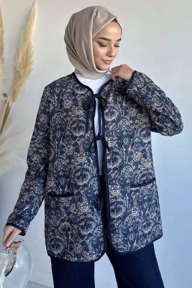 جاكيت حجاب مبطن منقوش برباط أمامي