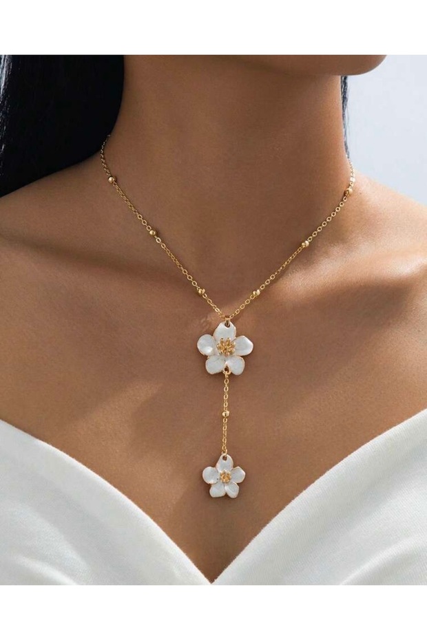 Ecru Enamel Flower Figured Necklace