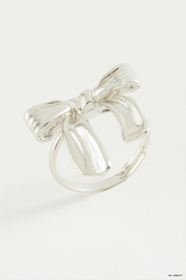 CONCEPTA Bow-Shaped Metal Ring (205242) Silver Color