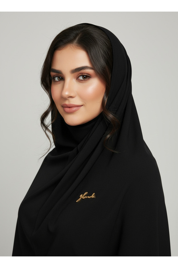 حجاب، لون أسود خالص.
