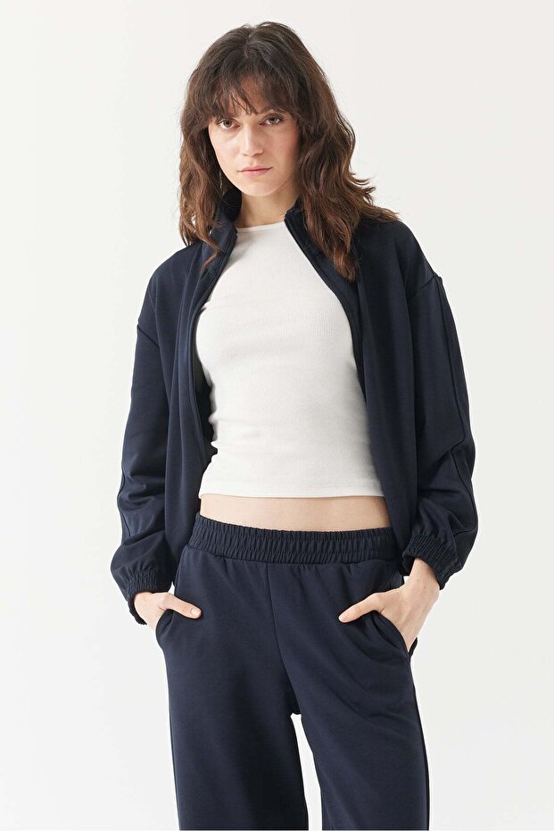 Women's Mock Neck Sweat Top
