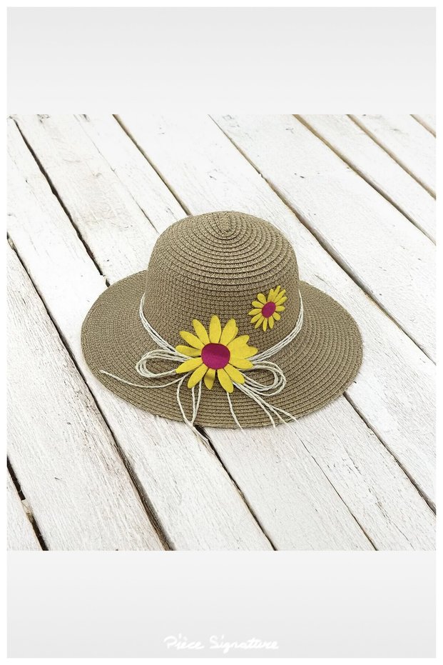 Luxury Straw Girl's Hat with Flower Detail (Age 3-8)