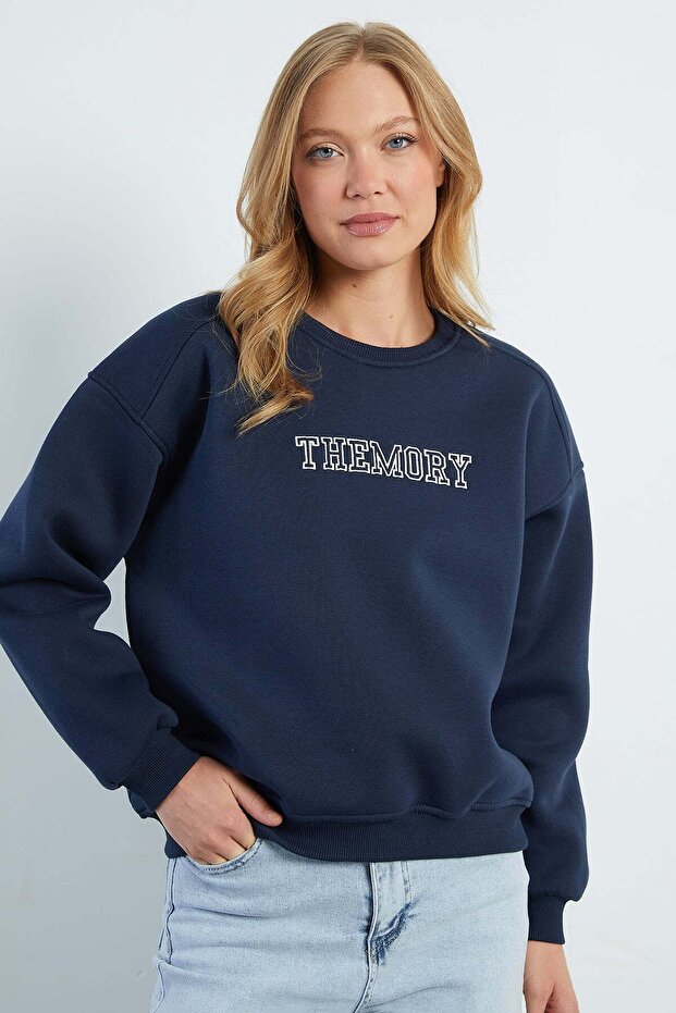 3 Thread Themory Embroidered Oversize Sweatshirt