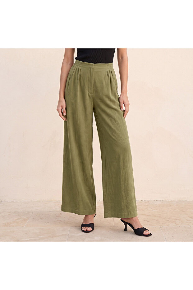 PLEAT STRAIGHT PANTS