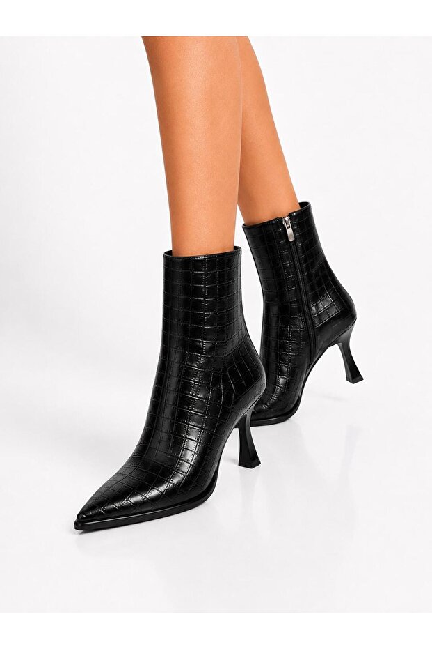 Short Pointed Heel Boots
