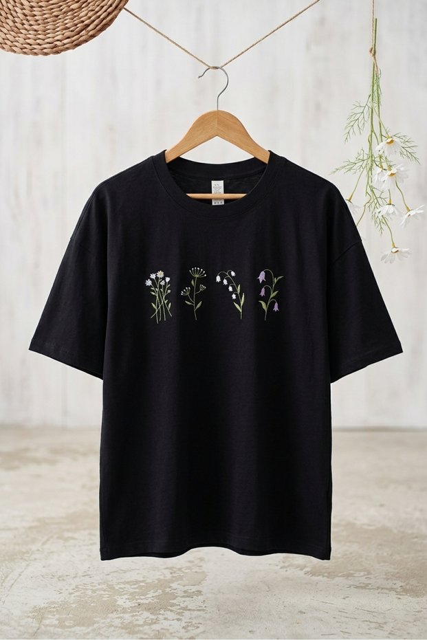 Women's Daisy Printed Black Oversize Tshirt Large Size