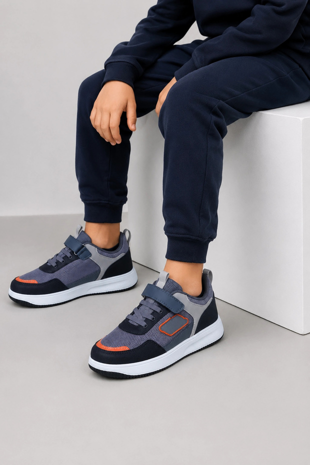 Synapse Kids' Sports Shoes – Lightweight and Comfortable Casual Sneaker - Smoked