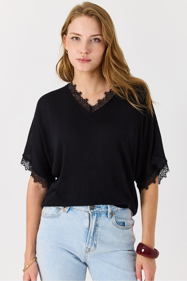 Women's V-Neck Lace Detailed Knitwear Blouse Black