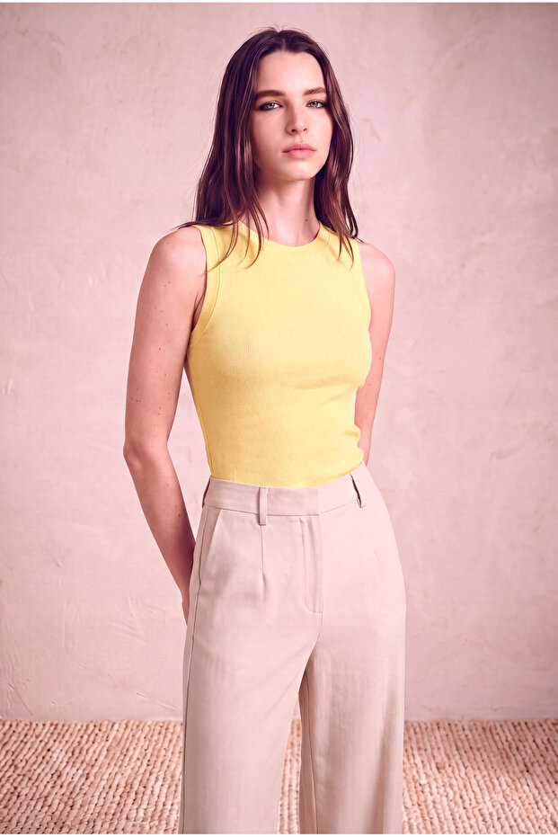Women's Cotton Yellow Sleeveless Crew Neck Ribbed Undershirt Sanne