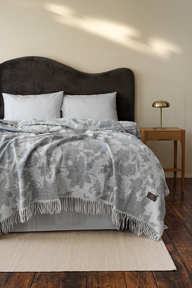 Molina Double Jacquard Blanket & Sheet Set Gray