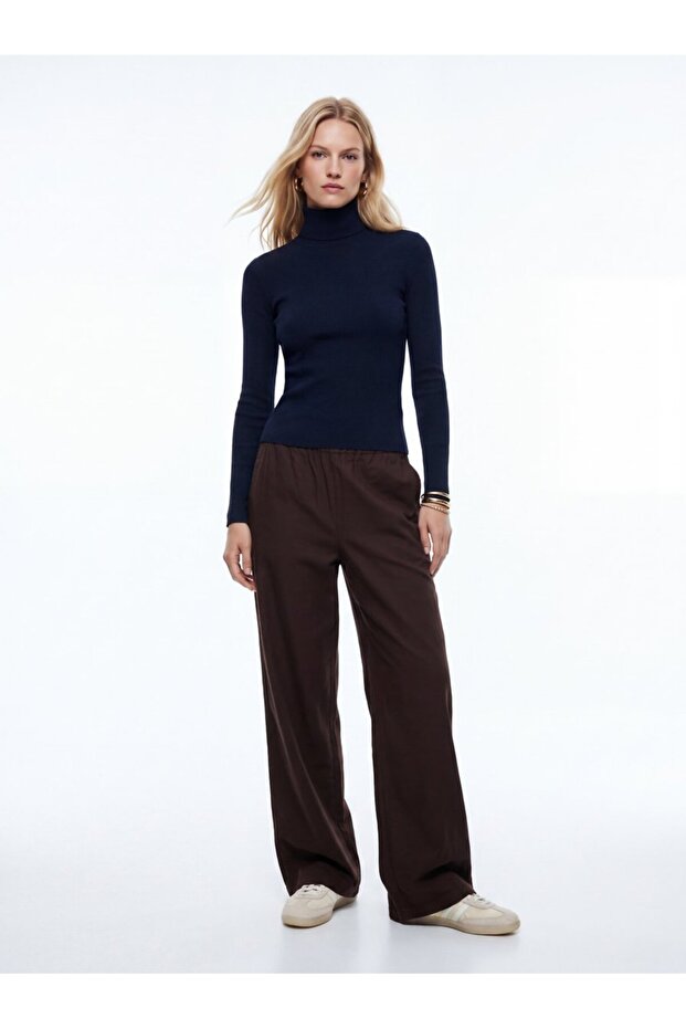Flowy Wide-Legged Brown Trousers