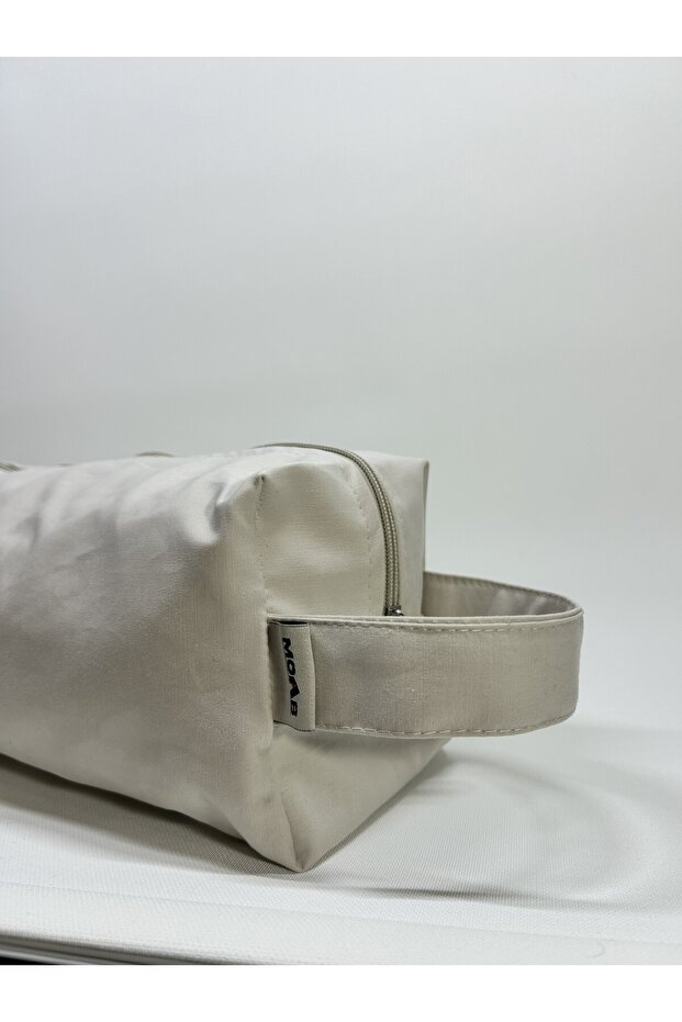 Compatible with Hair Styling Tools, Beige Organizer Bag with Protective Compartments Inside and Zipper Closure.