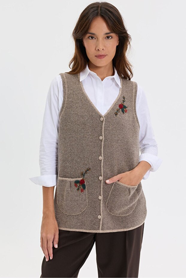 Women's V-Neck Knitted Rose Embroidered Wool Short Vest K.Beige