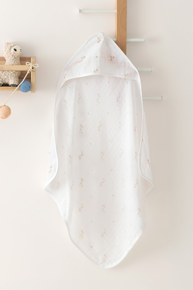 Figura Muslin Swaddle Baby Towel - Ecru