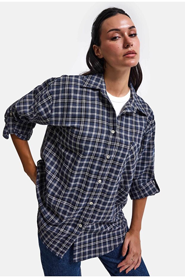 Women's Gray Navy Plaid W6-54 Oversize Shirt