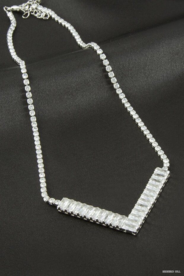 Zngzrmll Triangle Tour Zircon Stone Luxury Pendant 8 mm (31947) Silver Color