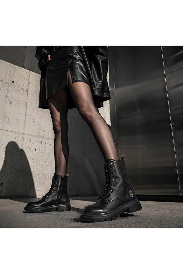 Hs-4574 Women's Black Lace-Up Fur Detailed Thick Soled Winter Boots