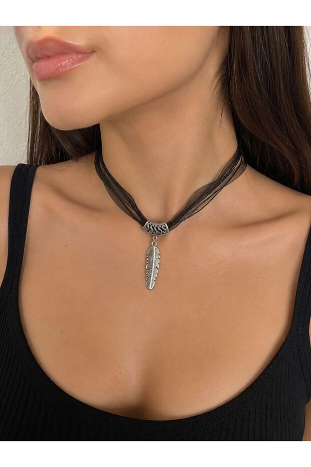 Black Tulle Leaf Women's Necklace