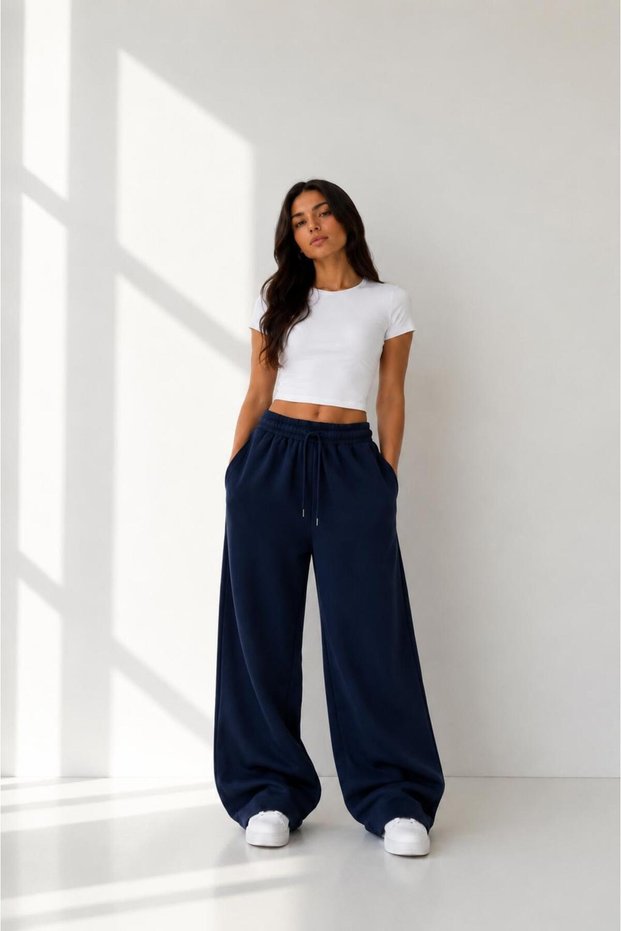 1 Piece Dark Blue Women's Wide-Leg Sweatpants High Waist Oversize Comfortable Fit with Side Pockets for Daily Wear