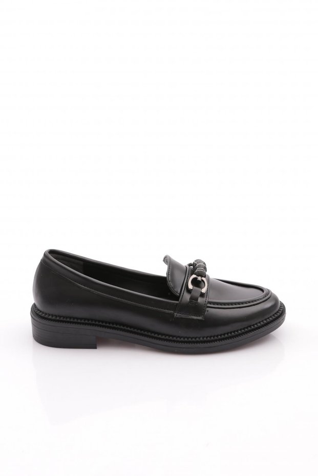 2623003 Women's Buckle Loafer Shoes