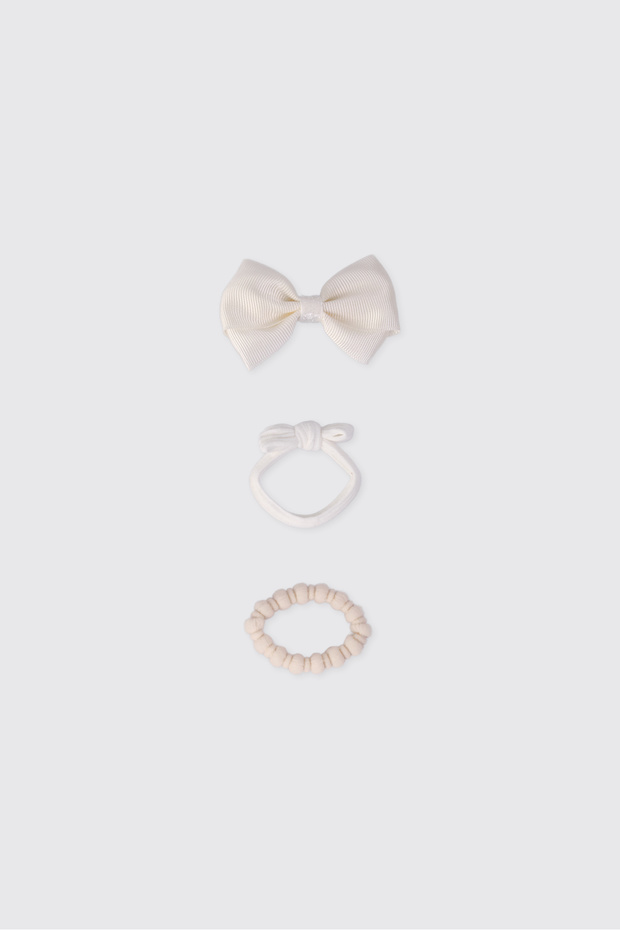 Girl's Ecru Crown Buckle Set