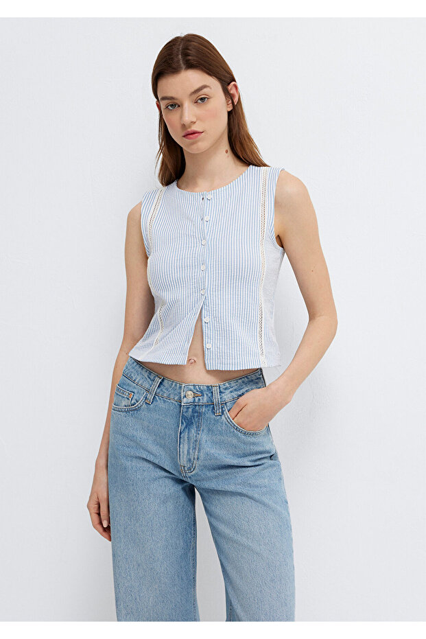 Buttoned Striped Top Crop / Short Cut 1613975-84533