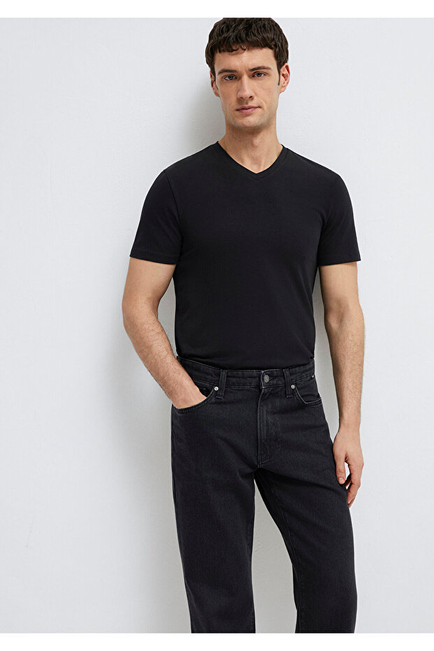 Stretch V-Neck Black Basic T-Shirt Fitted / Fitted Cut 061748 -900