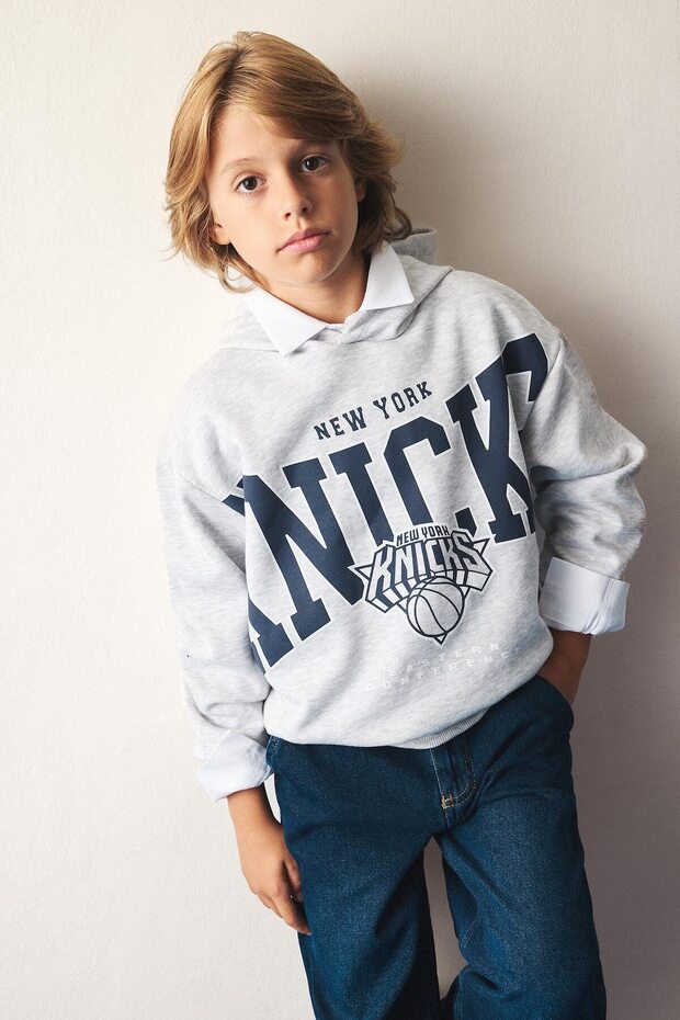 Nba New York Knicks Hooded Soft Fleece Sweatshirt for Boys I2237A826Wn