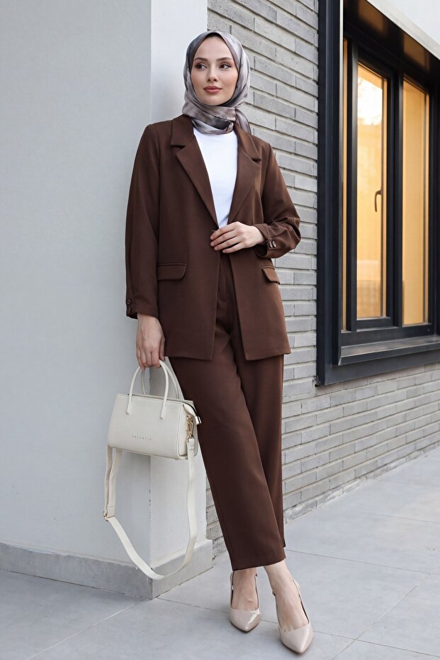 Single Button Pocket Detailed Double Breasted Collar Crepe Suit with Trousers - Brown