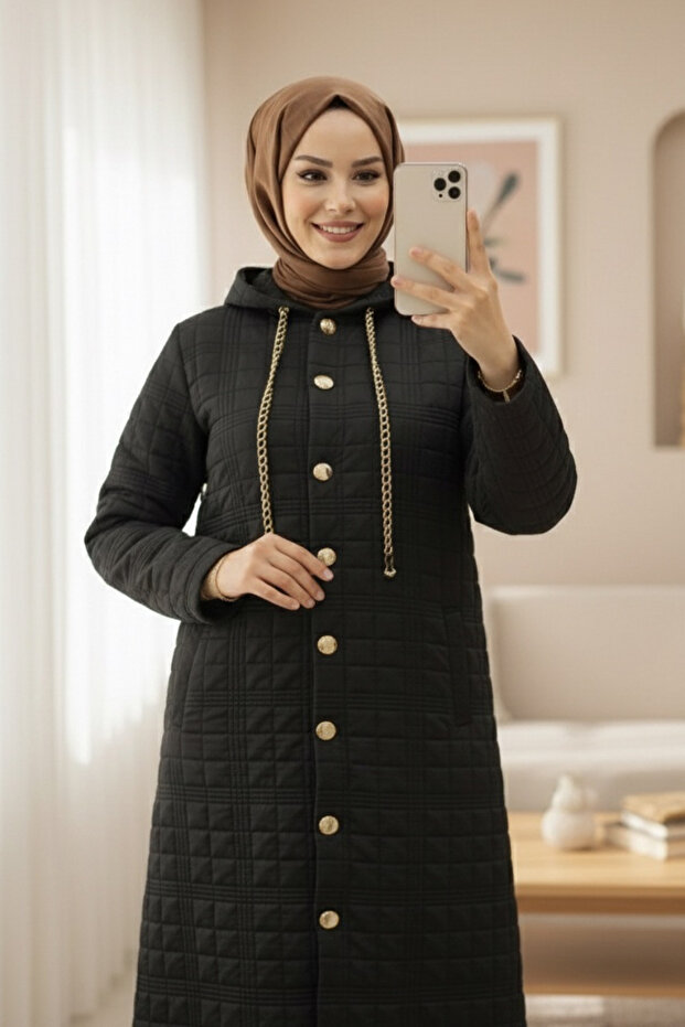 Hooded Buttoned Front Chain Detailed Quilted Cap -Black