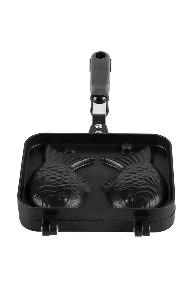 A NonStick Bakeware Waffle Cake Maker Pan With 2 Sided Fish Shape Stainless Steel Mold