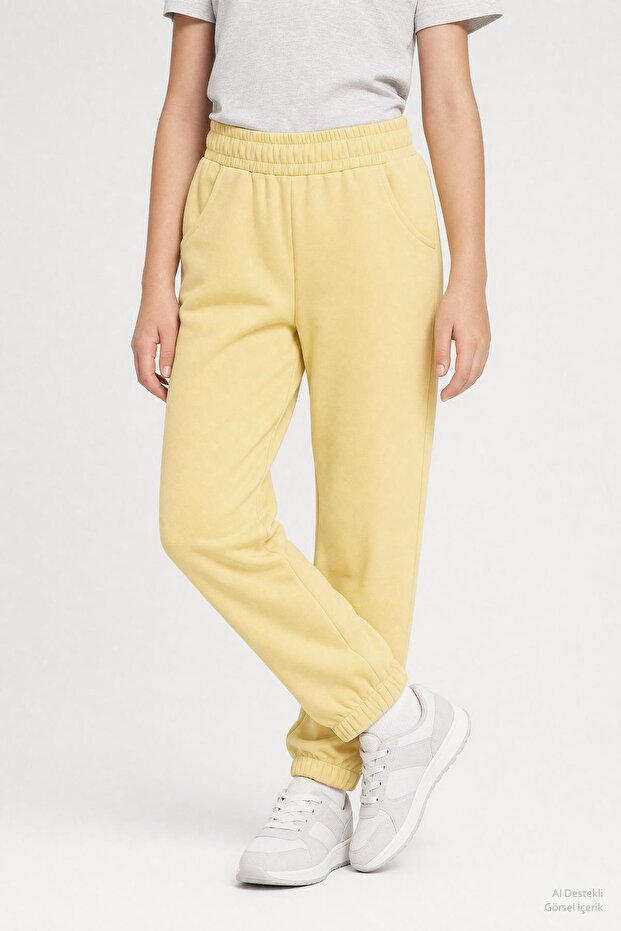 Elastic waistband comfort fit pocketed unisex sweatpants for boys and girls