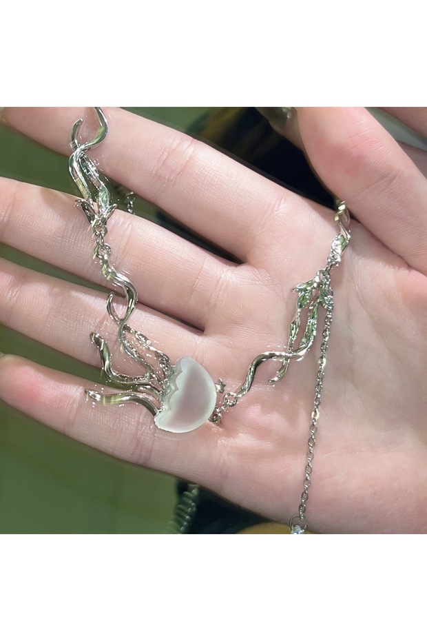 necklace New Fashion Resin Jellyfish Starfish Pearl Pendant Necklace For Women Tassel Collarbone Cla