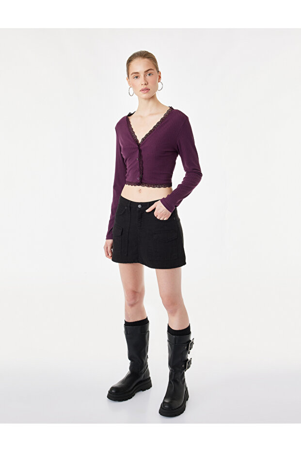 Viscose Blend V-Neck Long Sleeve Buttoned Lace Detailed Crop T-Shirt