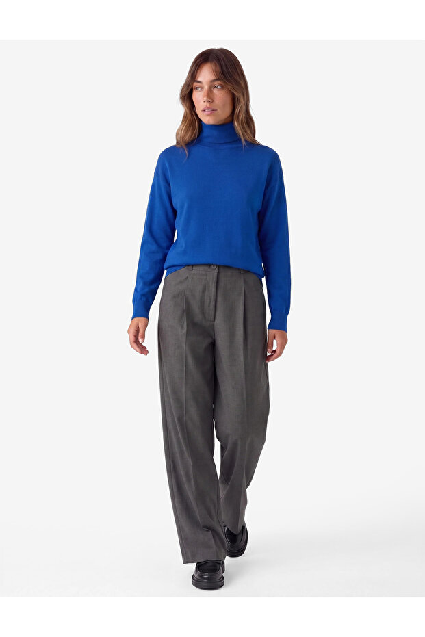 Comfortable Fit Pleated Pocketed Balloon Cut Fabric Trousers