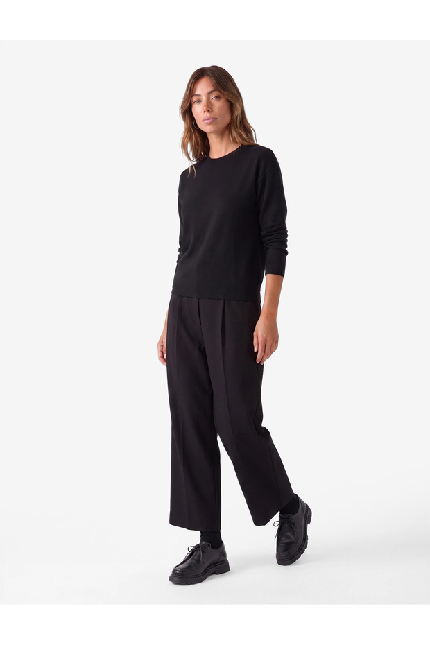 Comfortable Fit Pleated Pocketed Balloon Cut Fabric Trousers