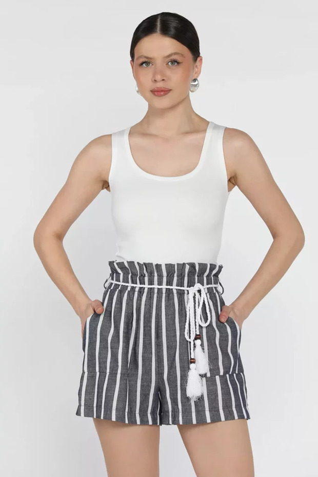 Women's Elastic Waist Belt Detailed Stripe Patterned Shorts