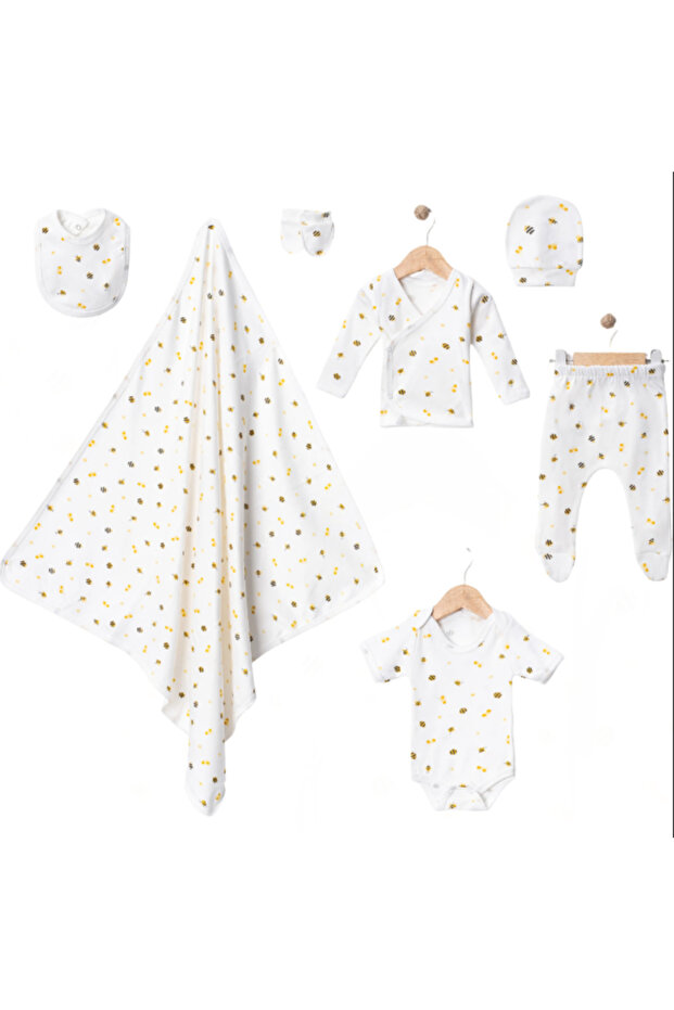 Bee Printed 7-Piece Hospital Discharge Set