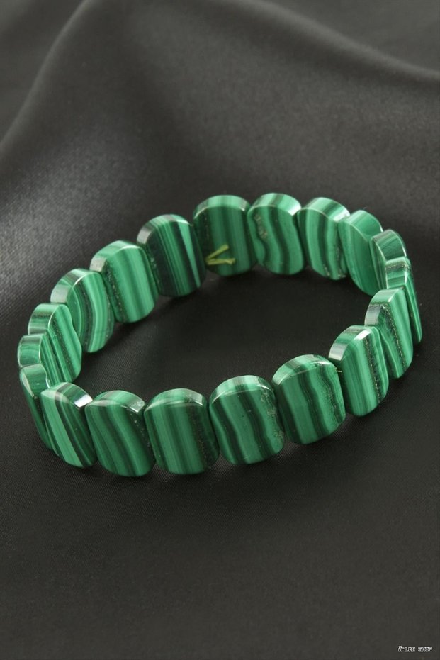 Ilkestor Oval Cut Malachite Natural Stone (34058) Bracelet Green