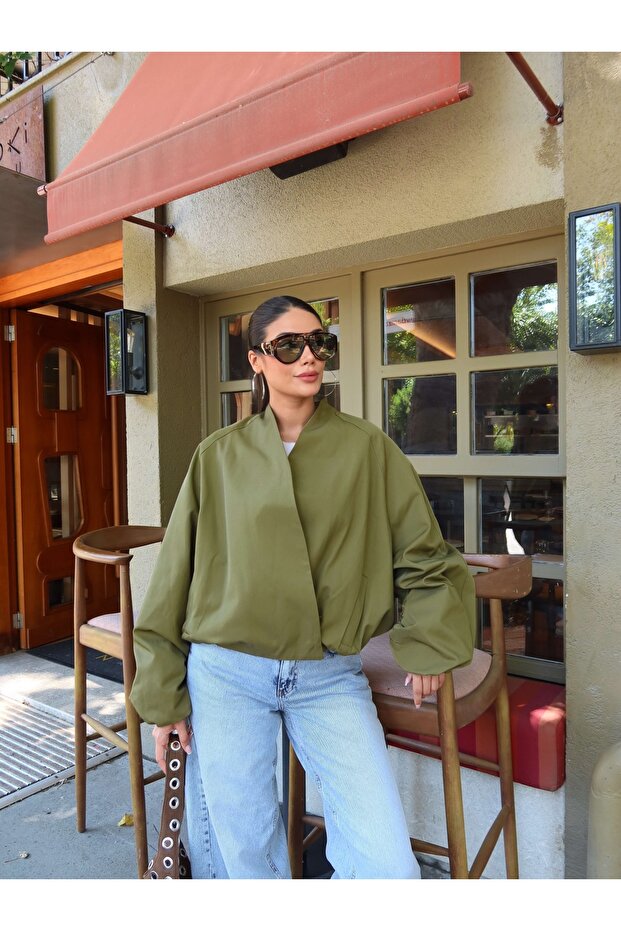 Double-Breasted Collar Short Bomber Jacket